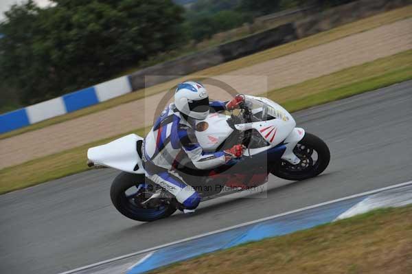 Motorcycle action photographs;Trackday digital images;donington;donington park leicestershire;donington photographs;event digital images;eventdigitalimages;no limits trackday;peter wileman photography;trackday;trackday photos