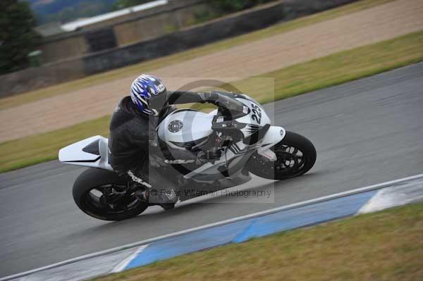 Motorcycle action photographs;Trackday digital images;donington;donington park leicestershire;donington photographs;event digital images;eventdigitalimages;no limits trackday;peter wileman photography;trackday;trackday photos