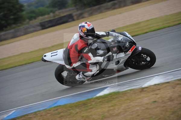 Motorcycle action photographs;Trackday digital images;donington;donington park leicestershire;donington photographs;event digital images;eventdigitalimages;no limits trackday;peter wileman photography;trackday;trackday photos