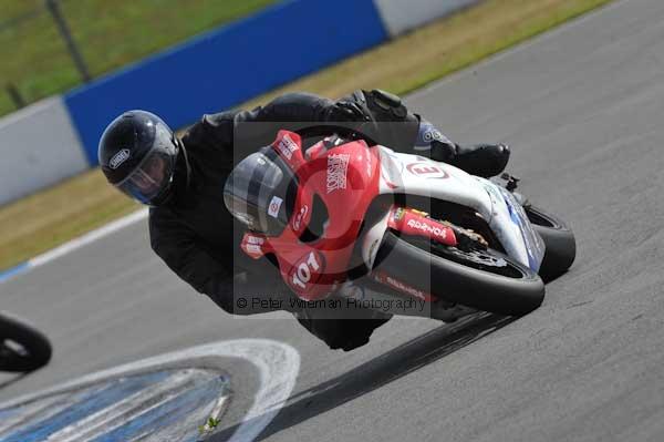 Motorcycle action photographs;Trackday digital images;donington;donington park leicestershire;donington photographs;event digital images;eventdigitalimages;no limits trackday;peter wileman photography;trackday;trackday photos