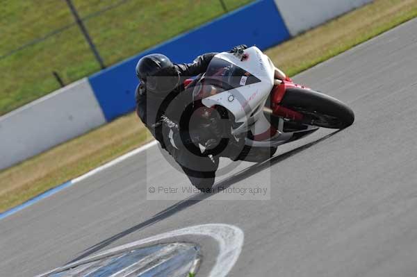 Motorcycle action photographs;Trackday digital images;donington;donington park leicestershire;donington photographs;event digital images;eventdigitalimages;no limits trackday;peter wileman photography;trackday;trackday photos