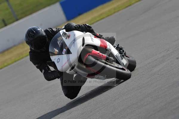 Motorcycle action photographs;Trackday digital images;donington;donington park leicestershire;donington photographs;event digital images;eventdigitalimages;no limits trackday;peter wileman photography;trackday;trackday photos