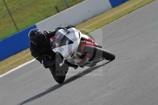 Motorcycle action photographs;Trackday digital images;donington;donington park leicestershire;donington photographs;event digital images;eventdigitalimages;no limits trackday;peter wileman photography;trackday;trackday photos