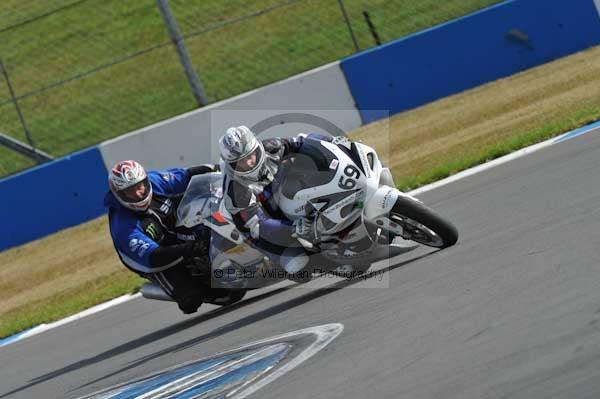 Motorcycle action photographs;Trackday digital images;donington;donington park leicestershire;donington photographs;event digital images;eventdigitalimages;no limits trackday;peter wileman photography;trackday;trackday photos