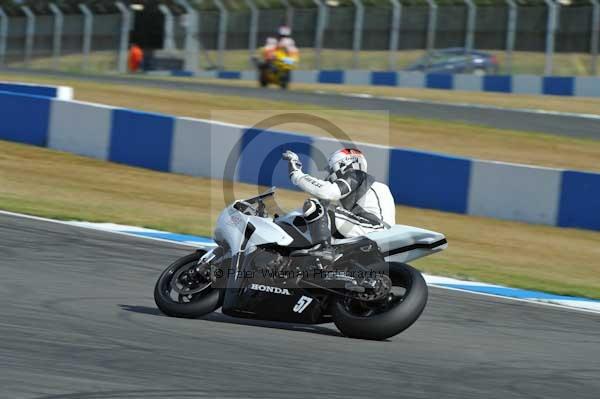 Motorcycle action photographs;Trackday digital images;donington;donington park leicestershire;donington photographs;event digital images;eventdigitalimages;no limits trackday;peter wileman photography;trackday;trackday photos