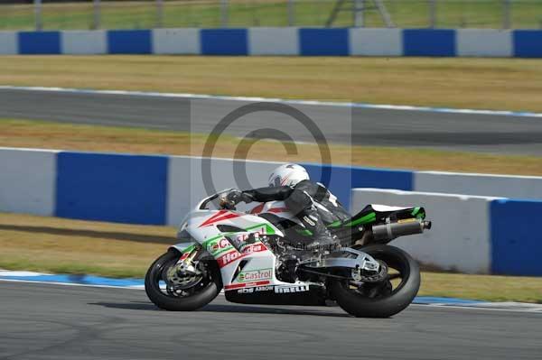 Motorcycle action photographs;Trackday digital images;donington;donington park leicestershire;donington photographs;event digital images;eventdigitalimages;no limits trackday;peter wileman photography;trackday;trackday photos