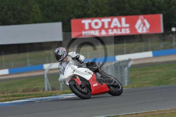 Motorcycle action photographs;Trackday digital images;donington;donington park leicestershire;donington photographs;event digital images;eventdigitalimages;no limits trackday;peter wileman photography;trackday;trackday photos