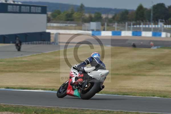 Motorcycle action photographs;Trackday digital images;donington;donington park leicestershire;donington photographs;event digital images;eventdigitalimages;no limits trackday;peter wileman photography;trackday;trackday photos