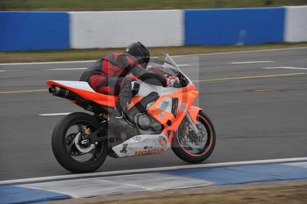 Motorcycle action photographs;Trackday digital images;donington;donington park leicestershire;donington photographs;event digital images;eventdigitalimages;no limits trackday;peter wileman photography;trackday;trackday photos