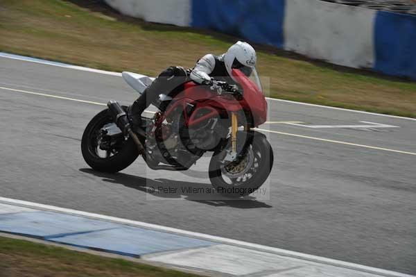 Motorcycle action photographs;Trackday digital images;donington;donington park leicestershire;donington photographs;event digital images;eventdigitalimages;no limits trackday;peter wileman photography;trackday;trackday photos