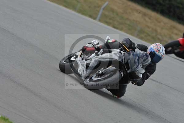 Motorcycle action photographs;Trackday digital images;donington;donington park leicestershire;donington photographs;event digital images;eventdigitalimages;no limits trackday;peter wileman photography;trackday;trackday photos