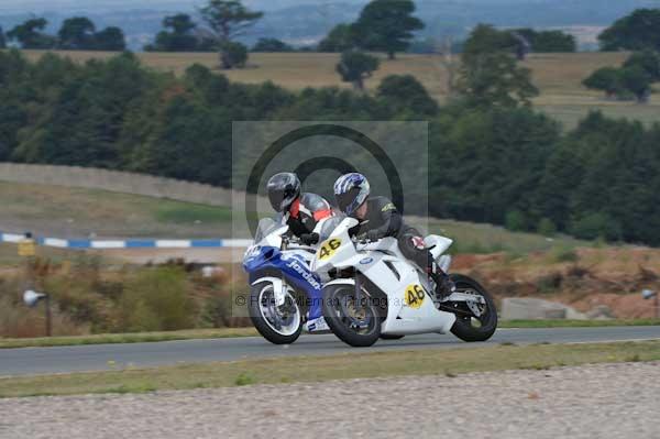 Motorcycle action photographs;Trackday digital images;donington;donington park leicestershire;donington photographs;event digital images;eventdigitalimages;no limits trackday;peter wileman photography;trackday;trackday photos