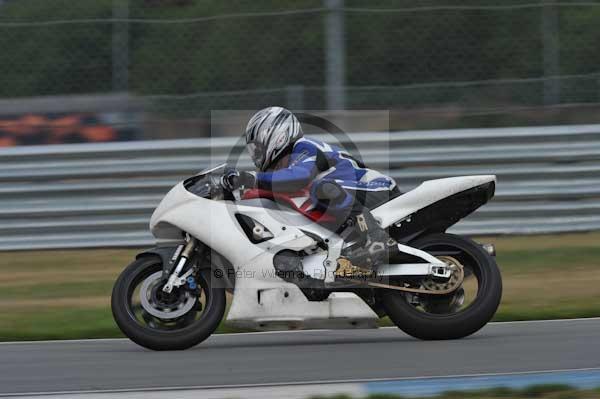 Motorcycle action photographs;Trackday digital images;donington;donington park leicestershire;donington photographs;event digital images;eventdigitalimages;no limits trackday;peter wileman photography;trackday;trackday photos