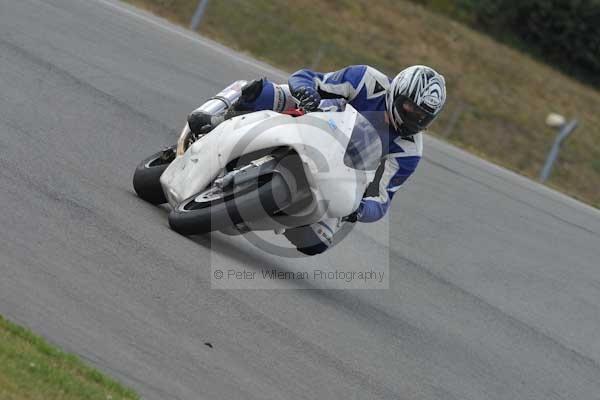 Motorcycle action photographs;Trackday digital images;donington;donington park leicestershire;donington photographs;event digital images;eventdigitalimages;no limits trackday;peter wileman photography;trackday;trackday photos