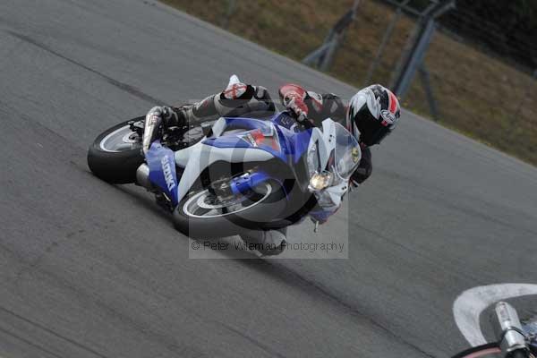 Motorcycle action photographs;Trackday digital images;donington;donington park leicestershire;donington photographs;event digital images;eventdigitalimages;no limits trackday;peter wileman photography;trackday;trackday photos