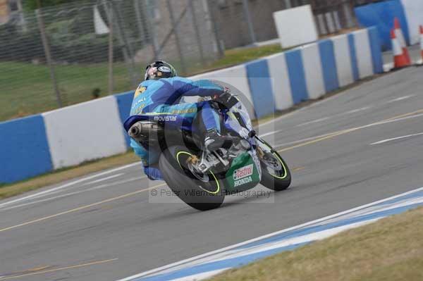 Motorcycle action photographs;Trackday digital images;donington;donington park leicestershire;donington photographs;event digital images;eventdigitalimages;no limits trackday;peter wileman photography;trackday;trackday photos