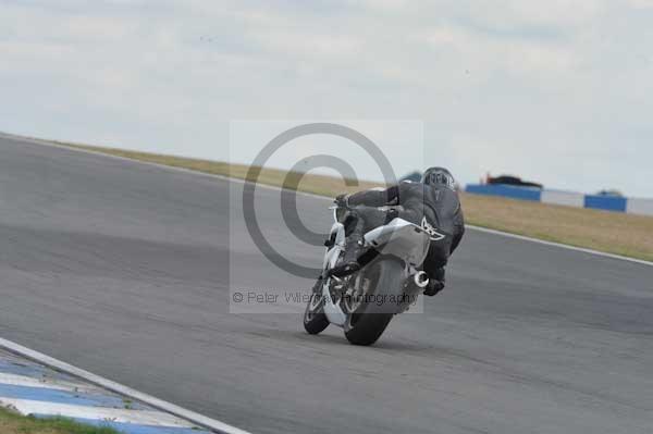 Motorcycle action photographs;Trackday digital images;donington;donington park leicestershire;donington photographs;event digital images;eventdigitalimages;no limits trackday;peter wileman photography;trackday;trackday photos