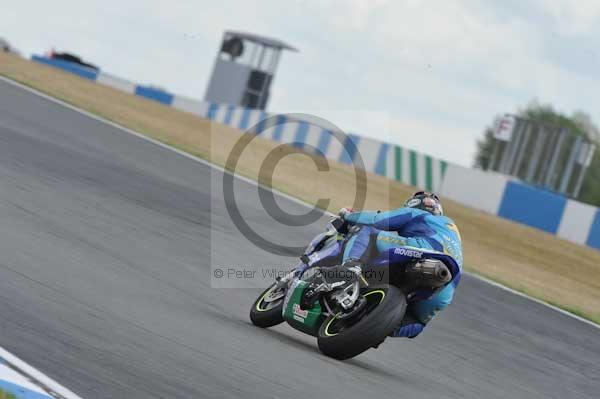 Motorcycle action photographs;Trackday digital images;donington;donington park leicestershire;donington photographs;event digital images;eventdigitalimages;no limits trackday;peter wileman photography;trackday;trackday photos