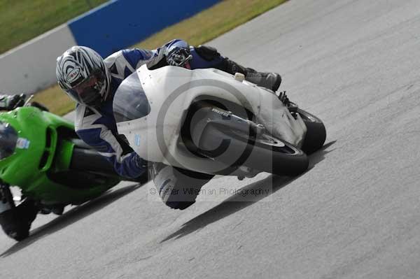 Motorcycle action photographs;Trackday digital images;donington;donington park leicestershire;donington photographs;event digital images;eventdigitalimages;no limits trackday;peter wileman photography;trackday;trackday photos