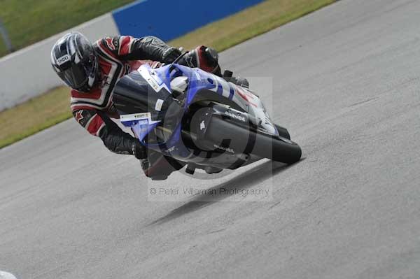 Motorcycle action photographs;Trackday digital images;donington;donington park leicestershire;donington photographs;event digital images;eventdigitalimages;no limits trackday;peter wileman photography;trackday;trackday photos