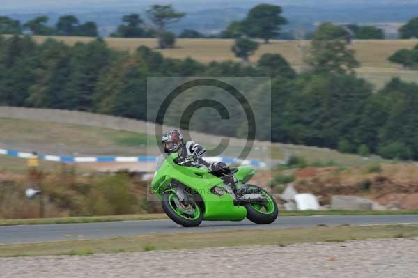 Motorcycle action photographs;Trackday digital images;donington;donington park leicestershire;donington photographs;event digital images;eventdigitalimages;no limits trackday;peter wileman photography;trackday;trackday photos