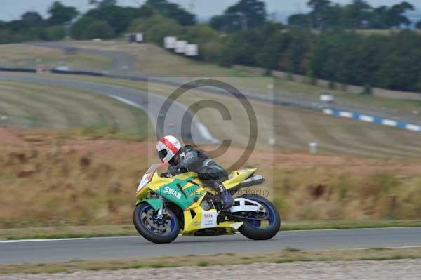 Motorcycle action photographs;Trackday digital images;donington;donington park leicestershire;donington photographs;event digital images;eventdigitalimages;no limits trackday;peter wileman photography;trackday;trackday photos