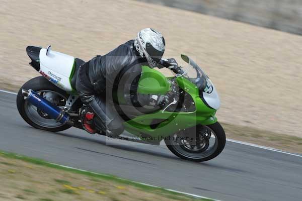 Motorcycle action photographs;Trackday digital images;donington;donington park leicestershire;donington photographs;event digital images;eventdigitalimages;no limits trackday;peter wileman photography;trackday;trackday photos