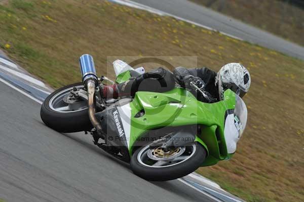 Motorcycle action photographs;Trackday digital images;donington;donington park leicestershire;donington photographs;event digital images;eventdigitalimages;no limits trackday;peter wileman photography;trackday;trackday photos