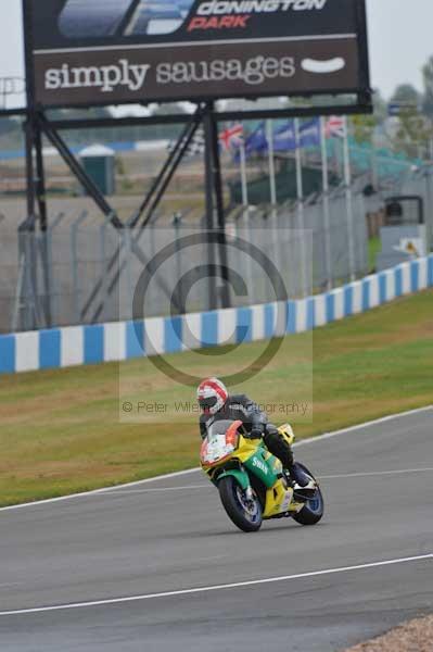 Motorcycle action photographs;Trackday digital images;donington;donington park leicestershire;donington photographs;event digital images;eventdigitalimages;no limits trackday;peter wileman photography;trackday;trackday photos