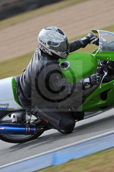 Motorcycle action photographs;Trackday digital images;donington;donington park leicestershire;donington photographs;event digital images;eventdigitalimages;no limits trackday;peter wileman photography;trackday;trackday photos