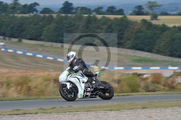 Motorcycle action photographs;Trackday digital images;donington;donington park leicestershire;donington photographs;event digital images;eventdigitalimages;no limits trackday;peter wileman photography;trackday;trackday photos