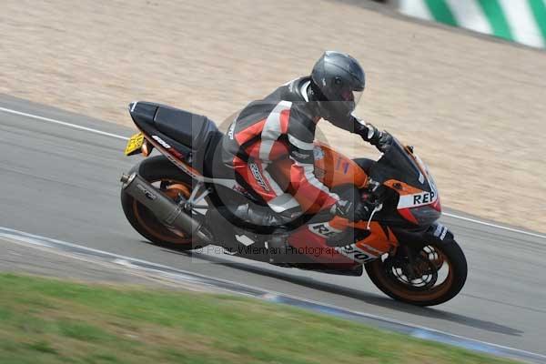 Motorcycle action photographs;Trackday digital images;donington;donington park leicestershire;donington photographs;event digital images;eventdigitalimages;no limits trackday;peter wileman photography;trackday;trackday photos