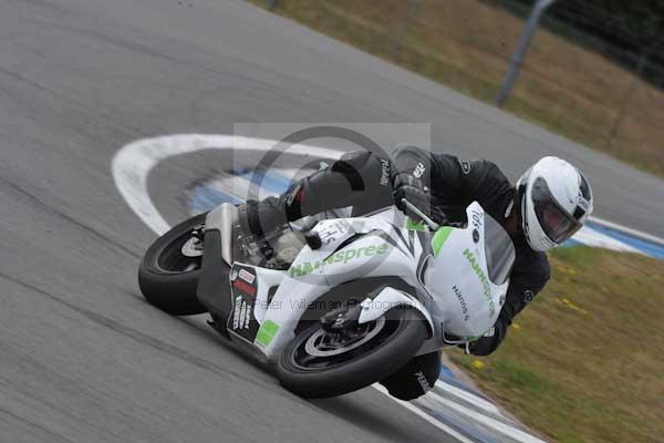 Motorcycle action photographs;Trackday digital images;donington;donington park leicestershire;donington photographs;event digital images;eventdigitalimages;no limits trackday;peter wileman photography;trackday;trackday photos