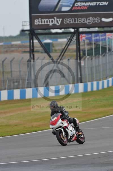 Motorcycle action photographs;Trackday digital images;donington;donington park leicestershire;donington photographs;event digital images;eventdigitalimages;no limits trackday;peter wileman photography;trackday;trackday photos