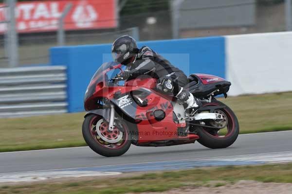 Motorcycle action photographs;Trackday digital images;donington;donington park leicestershire;donington photographs;event digital images;eventdigitalimages;no limits trackday;peter wileman photography;trackday;trackday photos