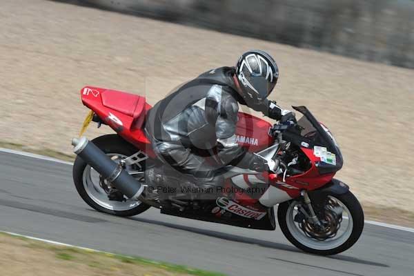 Motorcycle action photographs;Trackday digital images;donington;donington park leicestershire;donington photographs;event digital images;eventdigitalimages;no limits trackday;peter wileman photography;trackday;trackday photos