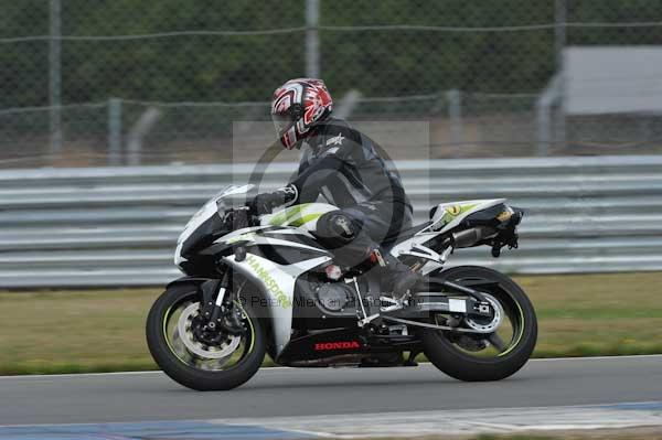 Motorcycle action photographs;Trackday digital images;donington;donington park leicestershire;donington photographs;event digital images;eventdigitalimages;no limits trackday;peter wileman photography;trackday;trackday photos