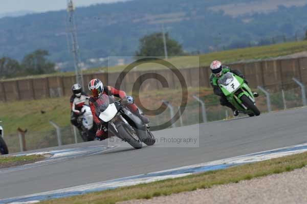 Motorcycle action photographs;Trackday digital images;donington;donington park leicestershire;donington photographs;event digital images;eventdigitalimages;no limits trackday;peter wileman photography;trackday;trackday photos