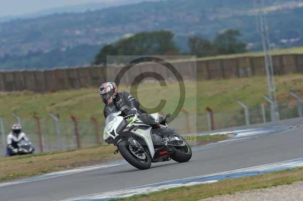 Motorcycle action photographs;Trackday digital images;donington;donington park leicestershire;donington photographs;event digital images;eventdigitalimages;no limits trackday;peter wileman photography;trackday;trackday photos