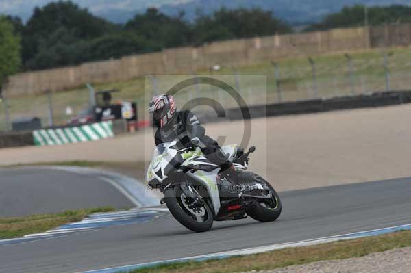 Motorcycle action photographs;Trackday digital images;donington;donington park leicestershire;donington photographs;event digital images;eventdigitalimages;no limits trackday;peter wileman photography;trackday;trackday photos