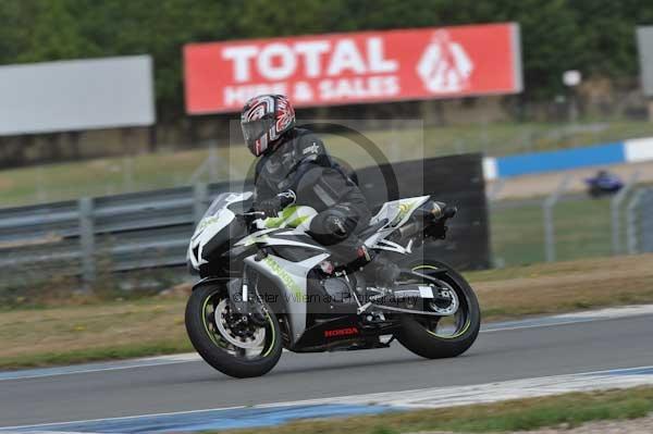 Motorcycle action photographs;Trackday digital images;donington;donington park leicestershire;donington photographs;event digital images;eventdigitalimages;no limits trackday;peter wileman photography;trackday;trackday photos