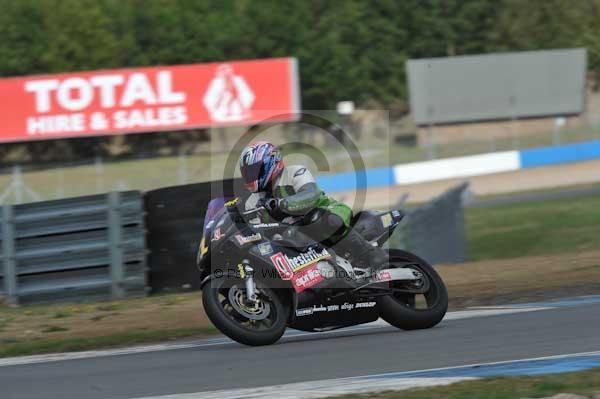 Motorcycle action photographs;Trackday digital images;donington;donington park leicestershire;donington photographs;event digital images;eventdigitalimages;no limits trackday;peter wileman photography;trackday;trackday photos