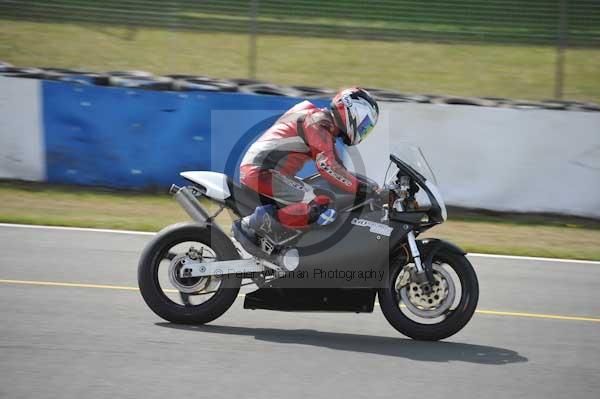 Motorcycle action photographs;Trackday digital images;donington;donington park leicestershire;donington photographs;event digital images;eventdigitalimages;no limits trackday;peter wileman photography;trackday;trackday photos