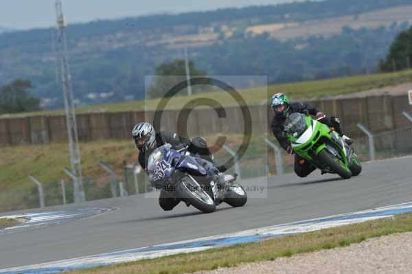 Motorcycle action photographs;Trackday digital images;donington;donington park leicestershire;donington photographs;event digital images;eventdigitalimages;no limits trackday;peter wileman photography;trackday;trackday photos