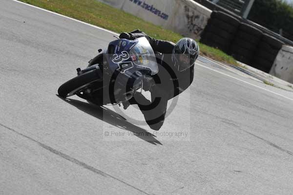 Motorcycle action photographs;Trackday digital images;donington;donington park leicestershire;donington photographs;event digital images;eventdigitalimages;no limits trackday;peter wileman photography;trackday;trackday photos