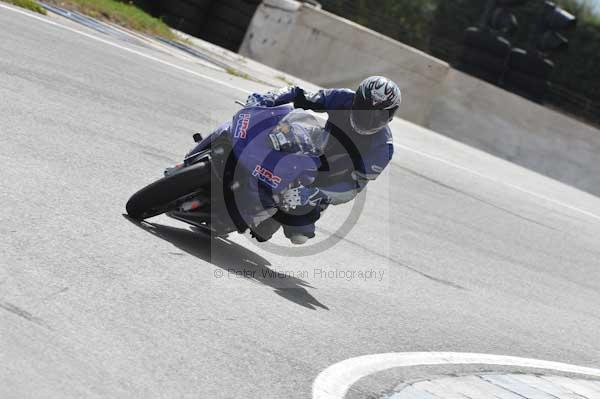 Motorcycle action photographs;Trackday digital images;donington;donington park leicestershire;donington photographs;event digital images;eventdigitalimages;no limits trackday;peter wileman photography;trackday;trackday photos