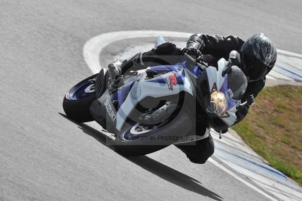 Motorcycle action photographs;Trackday digital images;donington;donington park leicestershire;donington photographs;event digital images;eventdigitalimages;no limits trackday;peter wileman photography;trackday;trackday photos