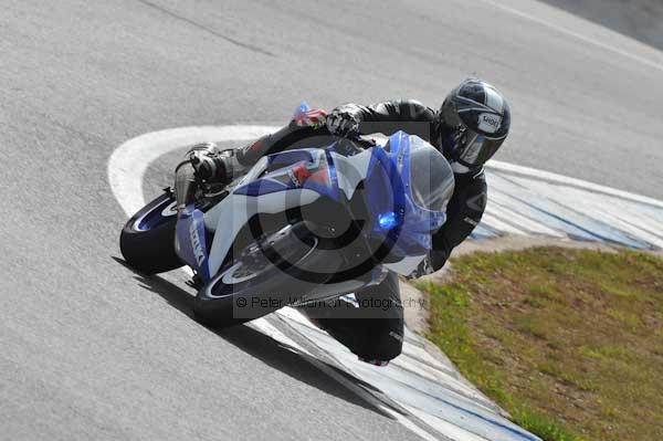 Motorcycle action photographs;Trackday digital images;donington;donington park leicestershire;donington photographs;event digital images;eventdigitalimages;no limits trackday;peter wileman photography;trackday;trackday photos