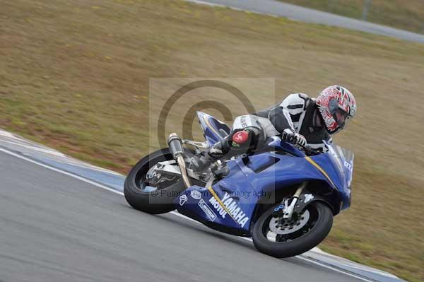 Motorcycle action photographs;Trackday digital images;donington;donington park leicestershire;donington photographs;event digital images;eventdigitalimages;no limits trackday;peter wileman photography;trackday;trackday photos