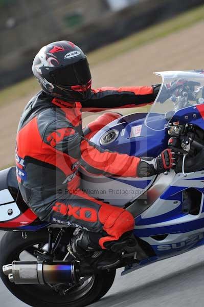 Motorcycle action photographs;Trackday digital images;donington;donington park leicestershire;donington photographs;event digital images;eventdigitalimages;no limits trackday;peter wileman photography;trackday;trackday photos